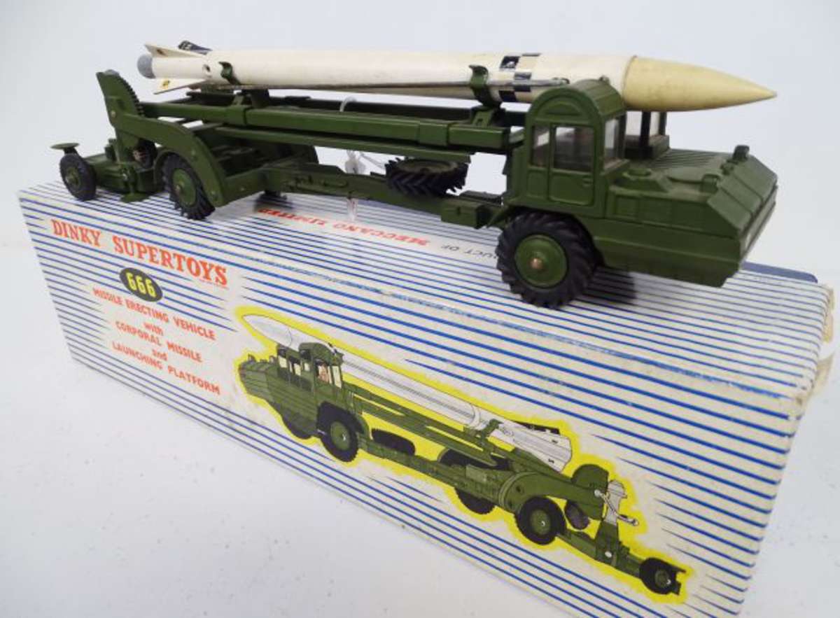 dinky toys militaire