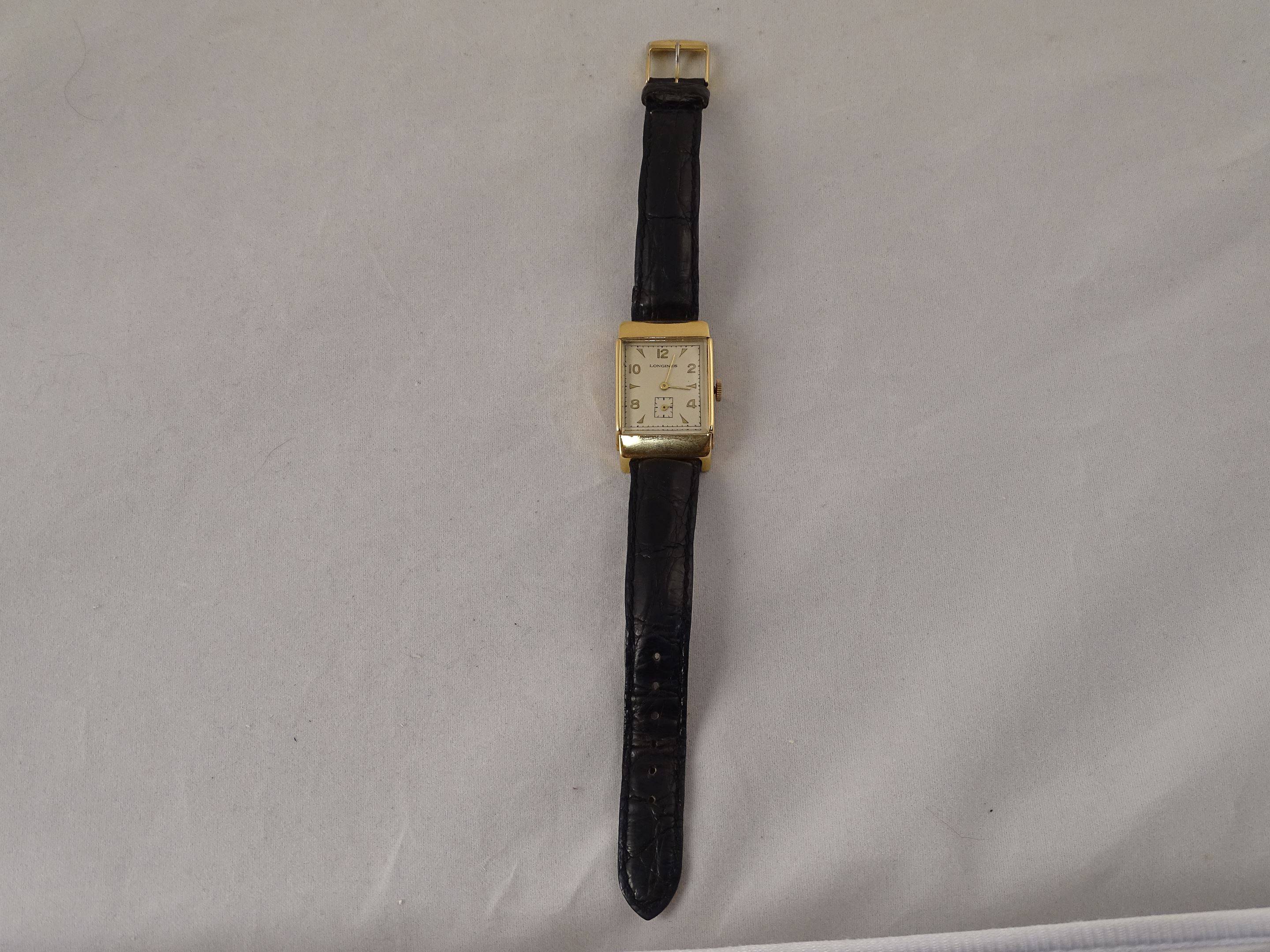 LONGINES Montre bracelet bo tier rectangulaire en or jaune 18K