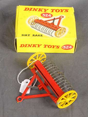 Dinky Toys gb - Râteau à foin, réf. 324, neuf en 