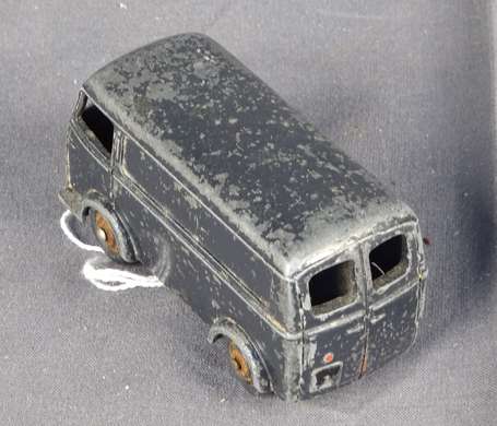 Dinky toys fr - Rare Peugeot DA3 de la couleur 