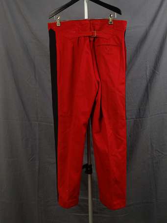 1GM - Pantalon d'officier  en drap rouge, bande 