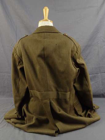 1GM - veste d'un Lieutenant intendance , montée 