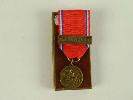 Médaille de Verdun - modèle Vernier avec agrafe 