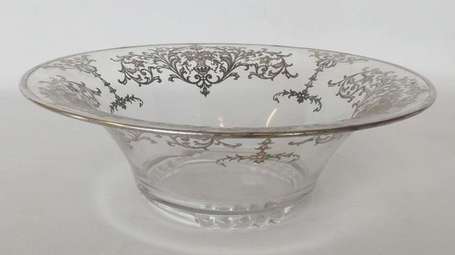 Coupe en verre décor de rinceaux de fleurs et 