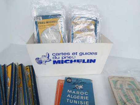 MICHELIN : Bel ensemble de 65 Cartes géographiques