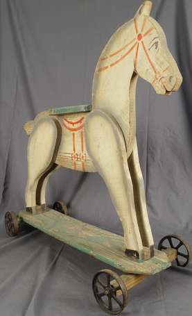 Cheval en bois sur roulettes, hauteur 70 cm 