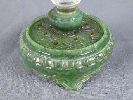 Curieuse et ancienne lampe de fumeur d'opium dont 