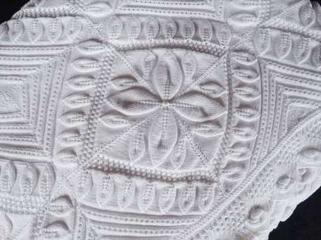 Dessus de lit en coton blanc travail au crochet 