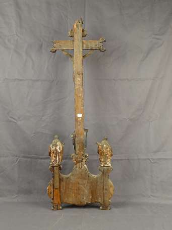 Calvaire de retable en bois sculpté polychrome, 