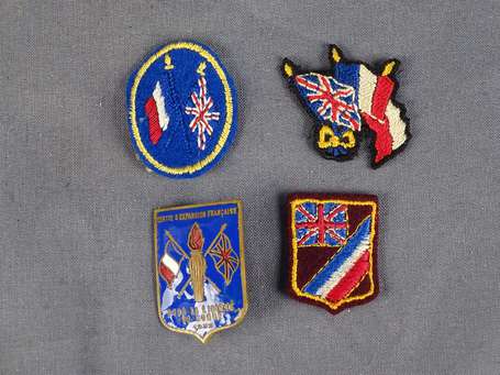 Lot d'insignes aviation métalliques, 