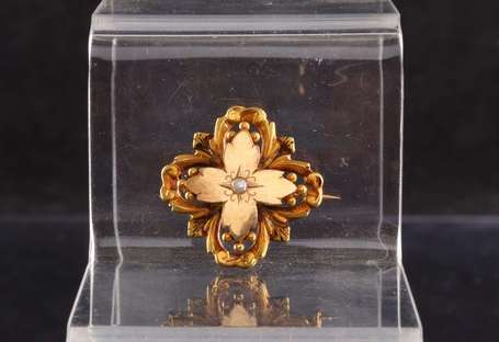 Broche quartefeuille en or jaune 18K (750°/00) 