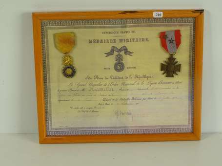 Cadre avec 2 médailles , médaille militaire et 