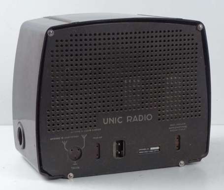 Unic Radio Poste secteur, coffre en plastique. En 