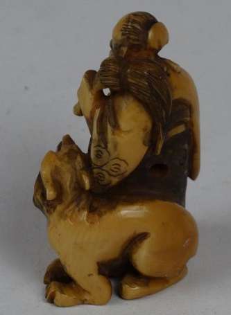 Netsuke Sage au dragon en ivoire Japon H. 5 cm