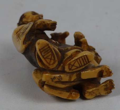 Netsuke Sage au dragon en ivoire Japon H. 5 cm