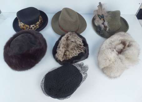 Lot de 3 chapeaux en feutres, 3 toques en 