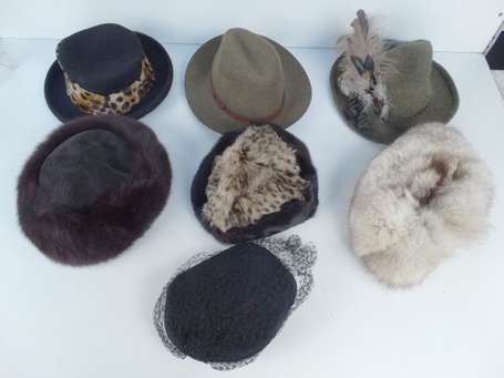 Lot de 3 chapeaux en feutres, 3 toques en 