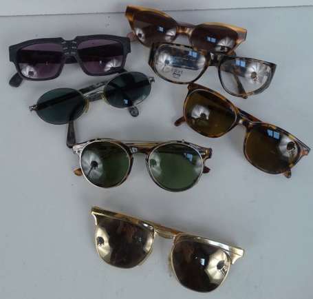 LOT de 7 paires de lunettes de soleil dont: Claude