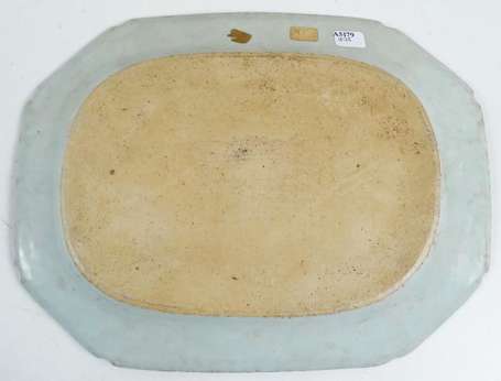 Chine. Plat octogonal en porcelaine de la 