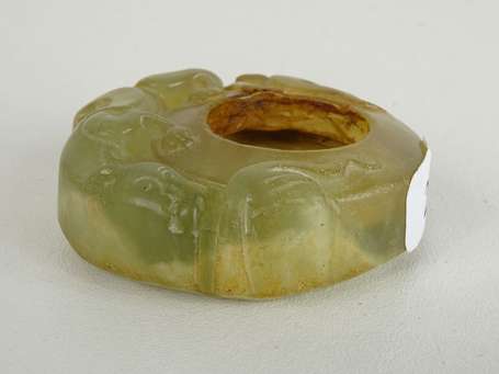 CHINE Peitit récipient en jade pour l'eau H. 5 cm