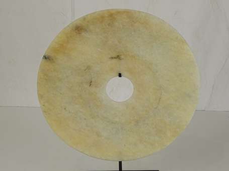 CHINE Disque BI en néphrite jaune et rouille D. 30