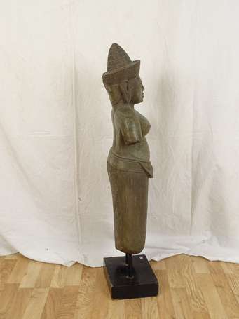 CAMBODGE style KHMER Statue de divinité féminine 