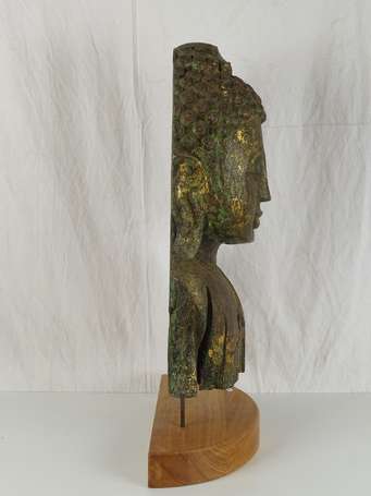 KHMER Buste en bois trace de dorures H. 73 cm