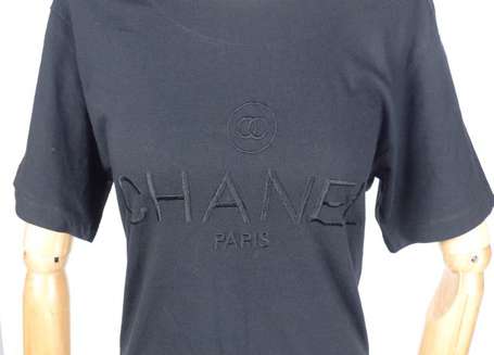 CHANEL - T-shirt en coton noir brodé Chanel Paris 