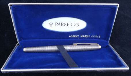 Stylo à plume Parker en argent ciselé, années 60.