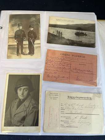 Militaria - Un album d'environ 400 CPA et cartes 