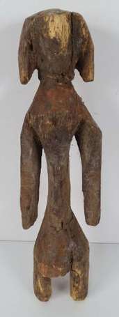 Ancienne figure d'ancêtre en bois léger délavé. 