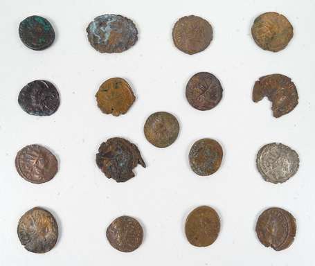 Lot de 17 monnaies romaines TETRICUS I TETRICUS II