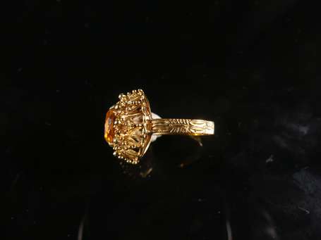 Bague en or jaune 18K (750°/00) sertie d'une 