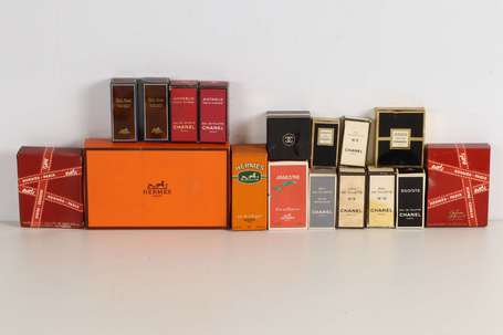 Lot d'une quinzaine de miniatures HERMES et CHANEL