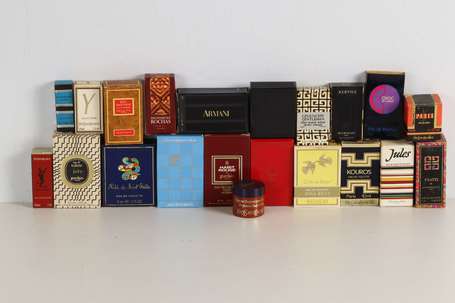 Lot d'environ 20 miniatures de parfum dont 