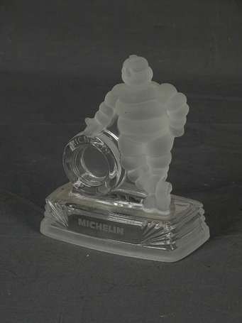 MICHELIN : Figurine en cristal d'Arques. H : 18.