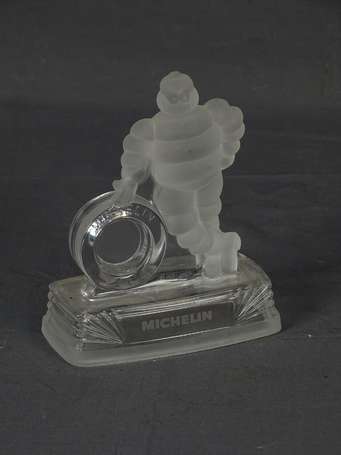 MICHELIN : Figurine en cristal d'Arques. H : 18.