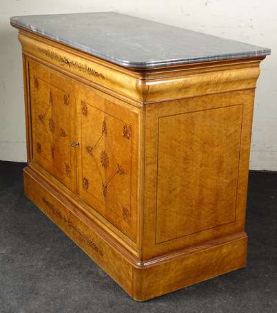 Commode en placage d'érable et incrustation de 