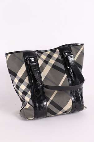 BURBERRY - Sac cabas en toile enduite maxi tartan 