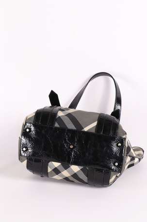 BURBERRY - Sac cabas en toile enduite maxi tartan 