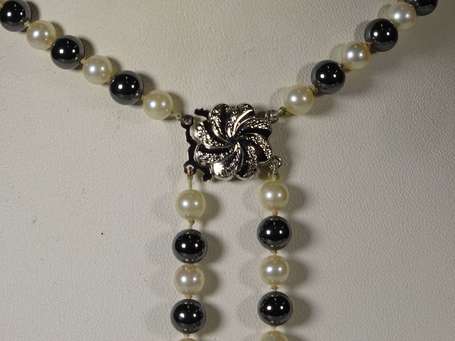 Collier de deux rangs de perles et perles de 