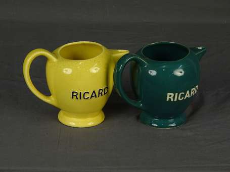 RICARD : 2 Pichets en faïence : Un modèle jaune 