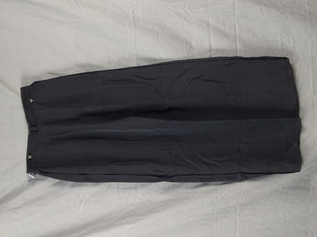 HERMES - Pantalon large en soie noire. T. 38 sur 