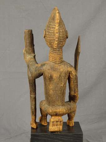 Ancienne et monumentale statuette votive en bois 