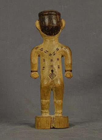 Ancienne petite statuette votive en bois mi-dur à 