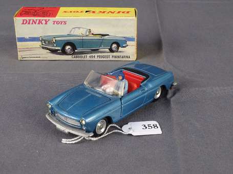 Dinky toys -  Peugeot 404 cabriolet, couleur bleu 