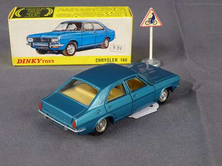 Dinky toys - Chrisler 180 , avec son panneau - 