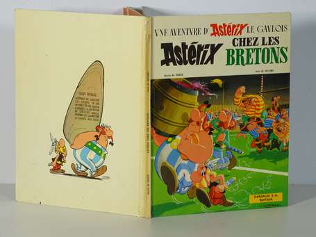 Uderzo : Astérix 8 ; Astérix chez les Bretons en 