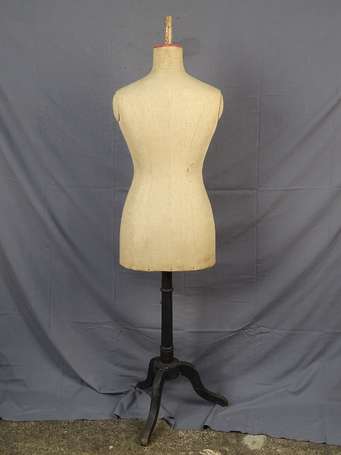 Mannequin de couturière T. 44 le pied de bois 