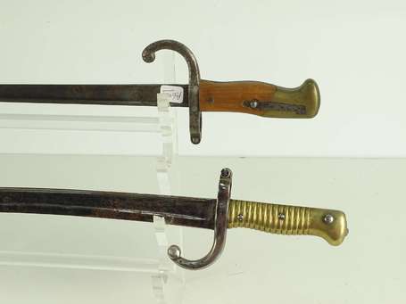 2 Baïonnettes - chassepot datée 1871, bel état, 